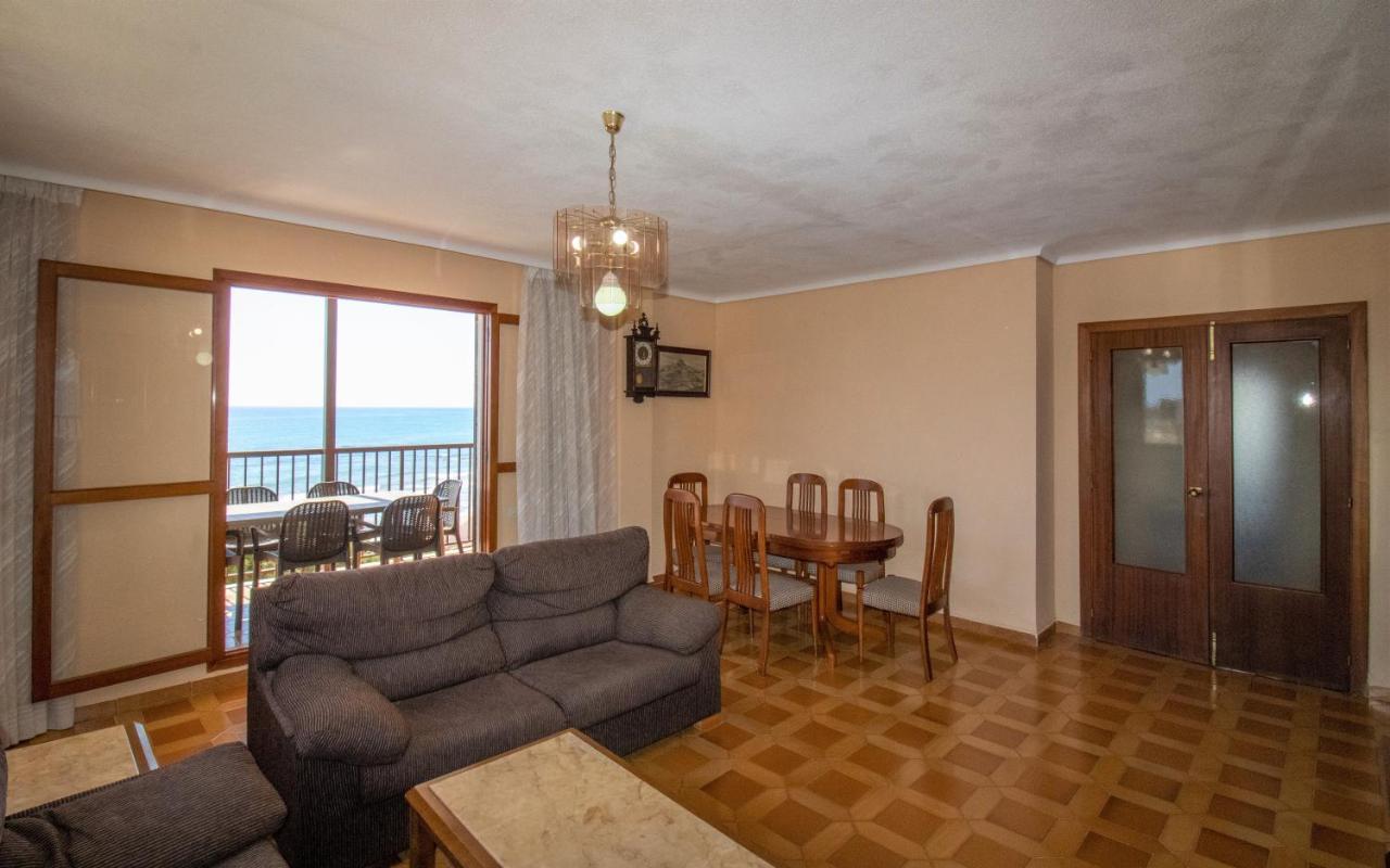 Apartamento Con Vistas Frontales - Primera Linea Playa Cargador - *