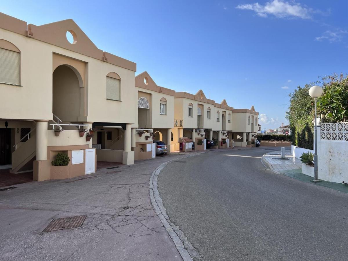 Apartamento Con Piscina A Metros De Mar
