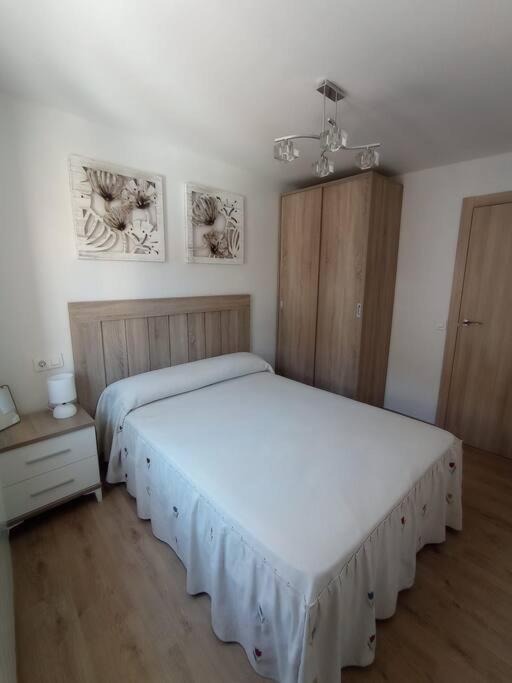 Agradable Casa Antigua Reformada Con Patio *