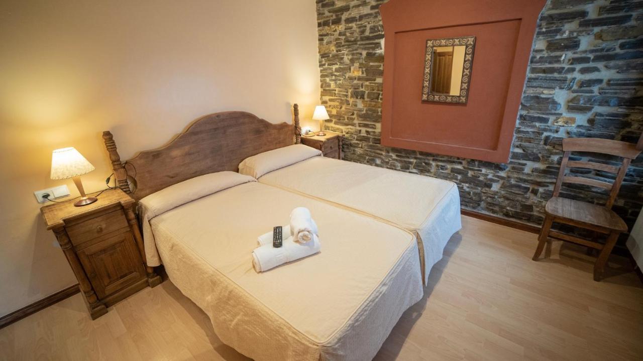 Rural Cerezos De Guest house