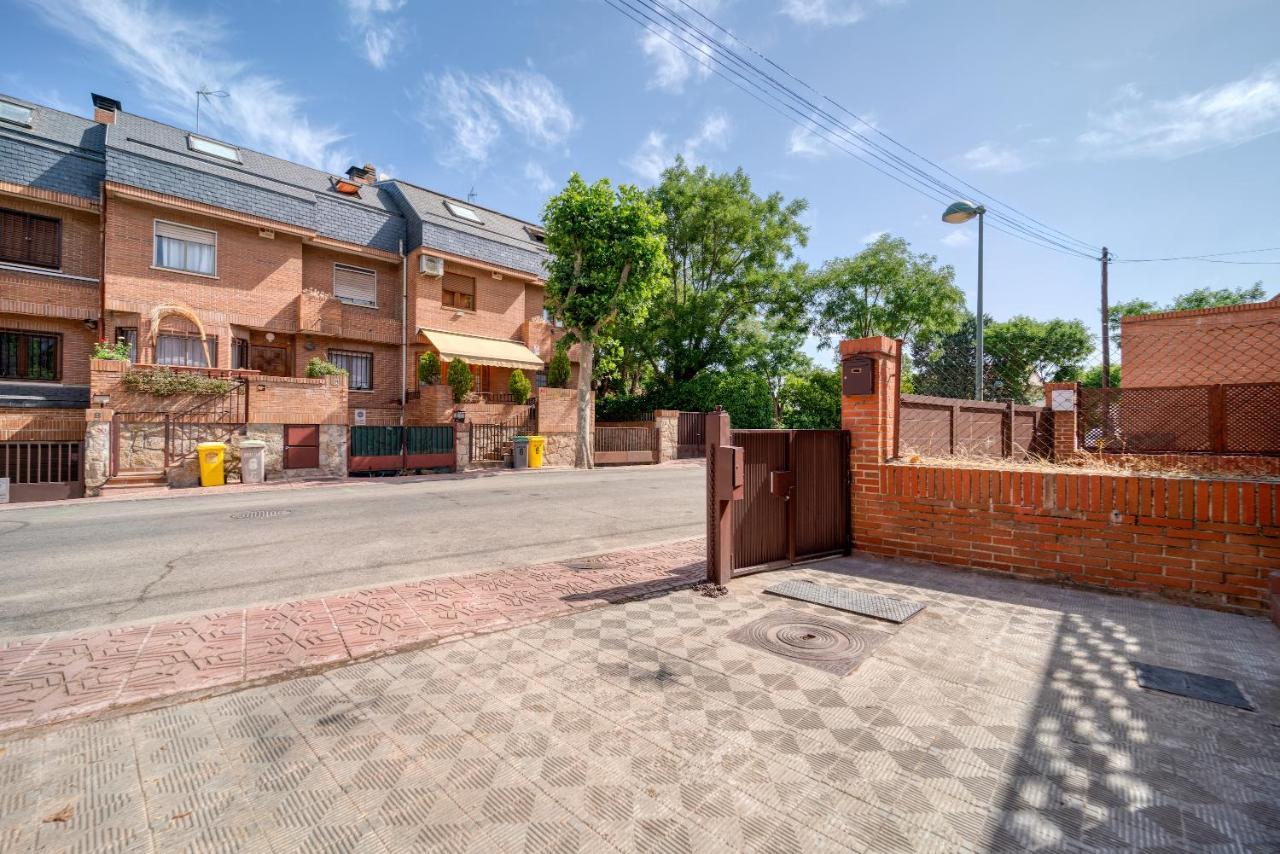 Guest house A Casacafe Madrid Pozuelo Estacion Private *