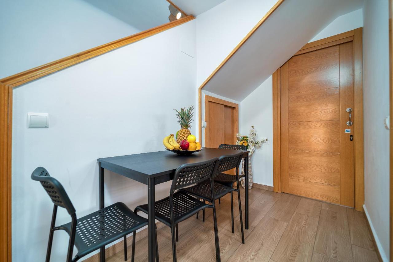 Guest house A Casacafe Madrid Pozuelo Estacion Private *