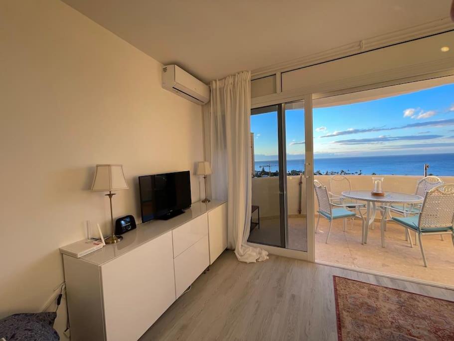 Golden Hour Beachfront Apartamento