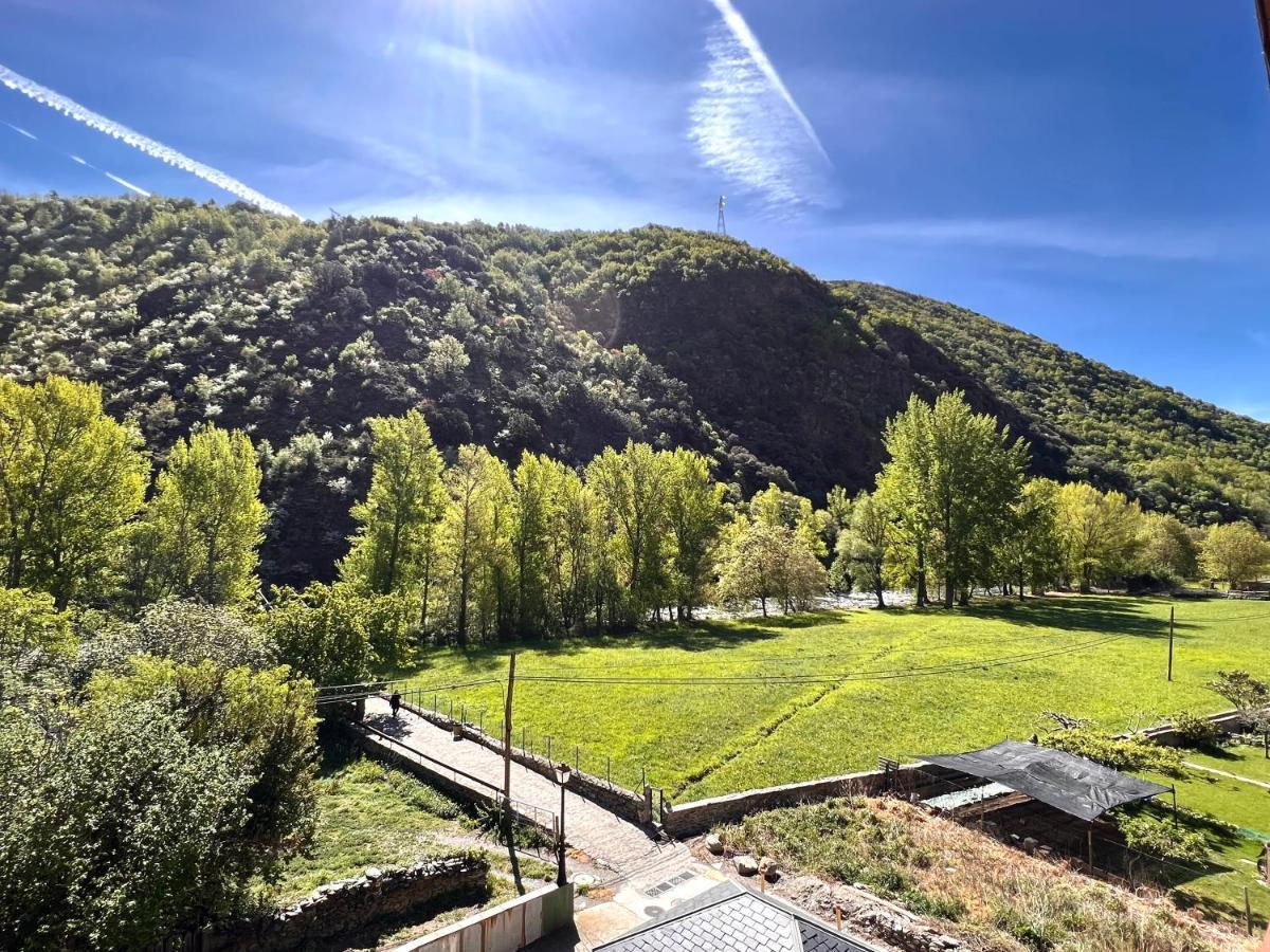 La Noguera - L'amfitriona Apartment