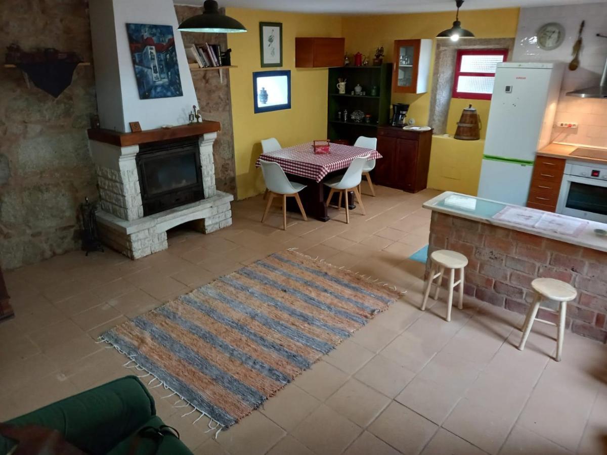 A Casa De Florinda Oia