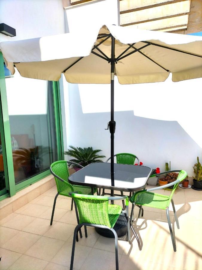 Sea View - Ultra Modern - Roof Terrace- Front Line Apartment *