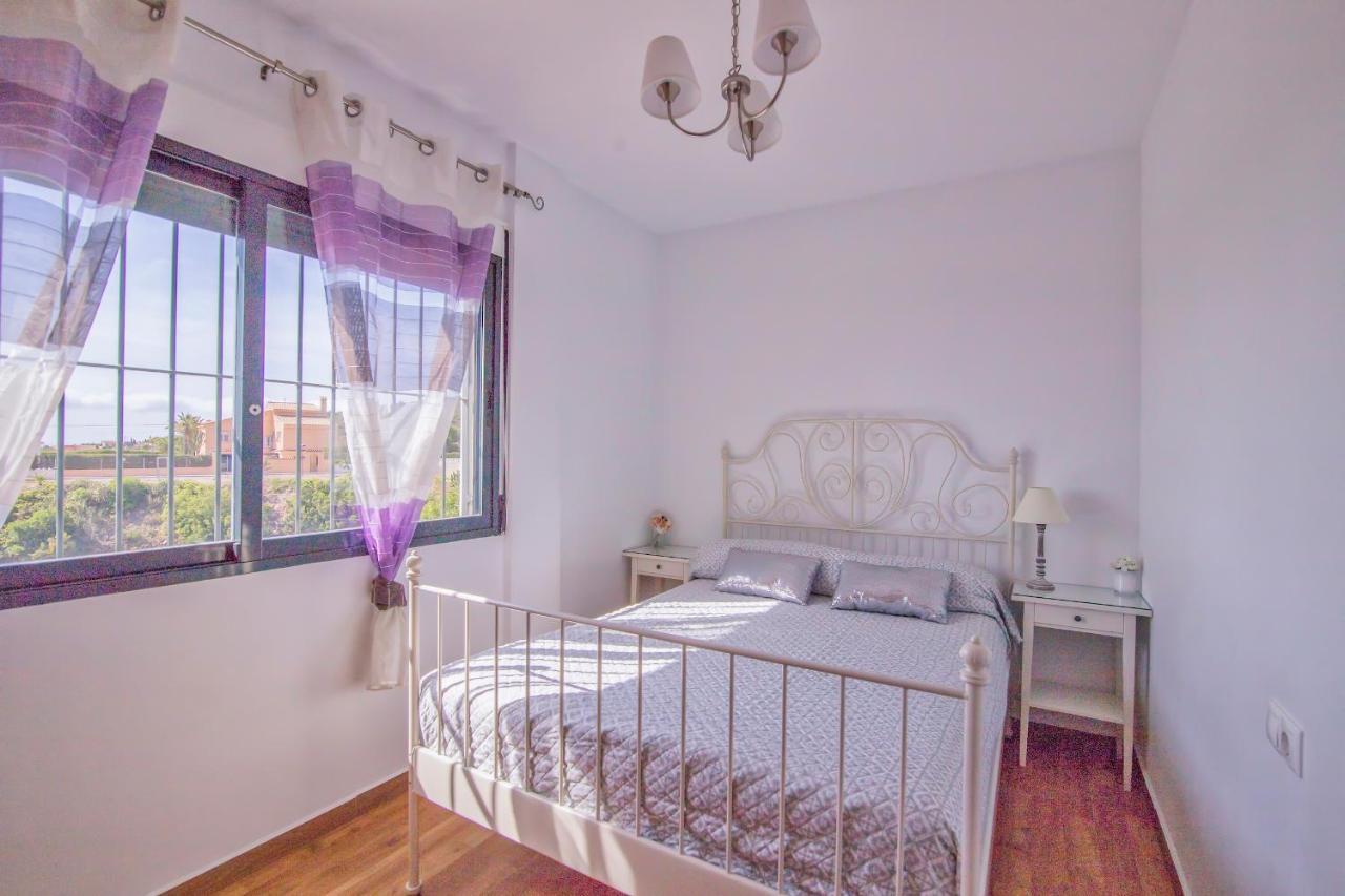 Moderna Con Piscina Villa