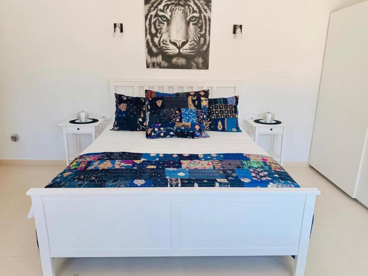 1-bed Close To Town Centre Apartment *