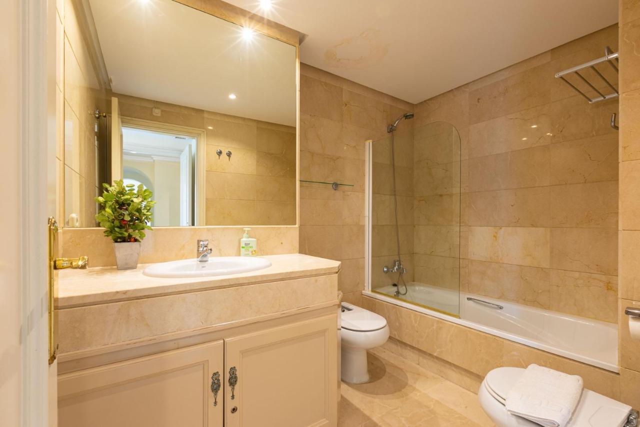 Apartamento Puerto Banus, Marina Banus, 2br, 2bth, Pool, Parking, Marbella, 2h *