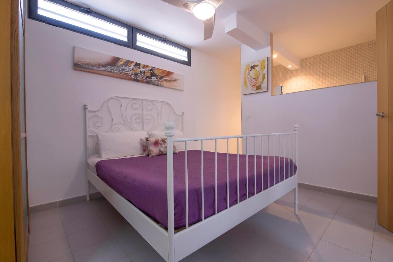 Moderna Con Piscina