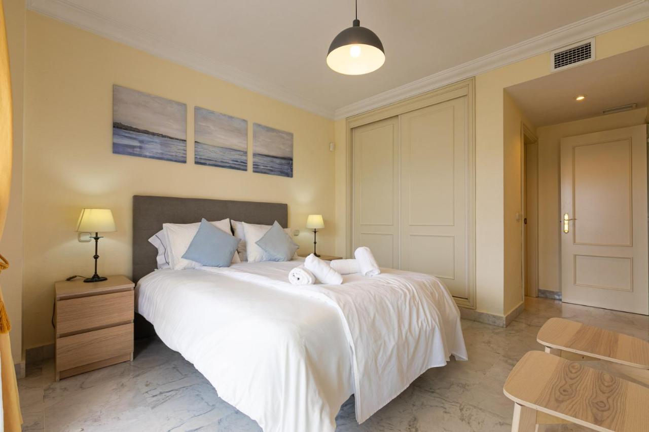 Apartamento Puerto Banus, Marina Banus, 2br, 2bth, Pool, Parking, Marbella, 2h Marbella