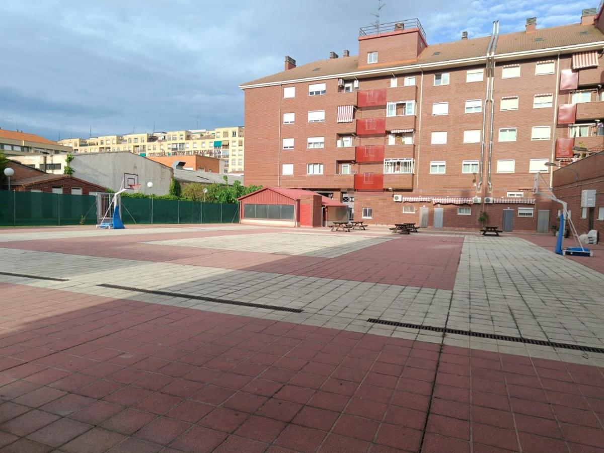 Pool And Confort 3 Y Garaje By * Logroño
