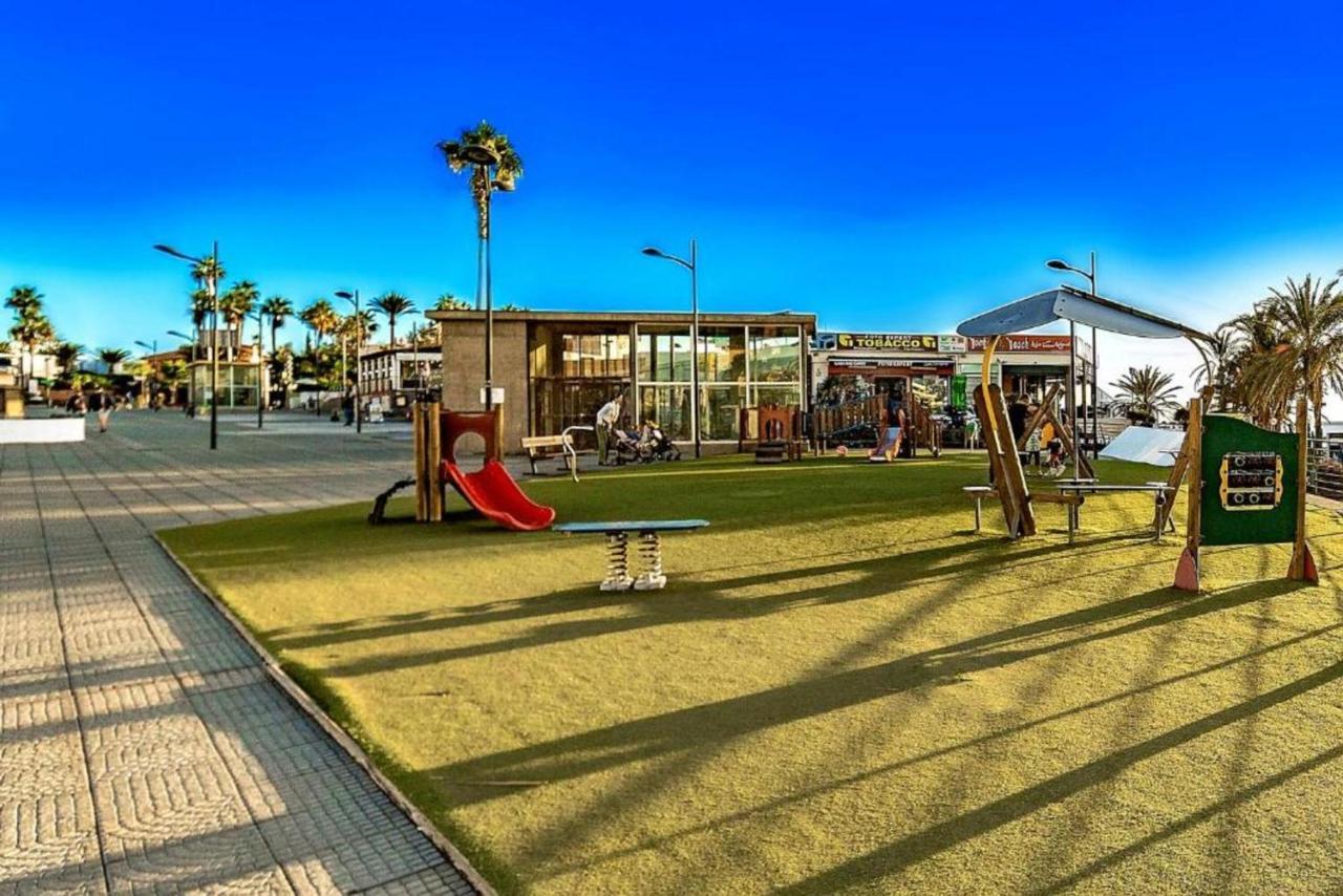 Two Bedroom With Wifi, Close To The Beach, In Playa De Americas *