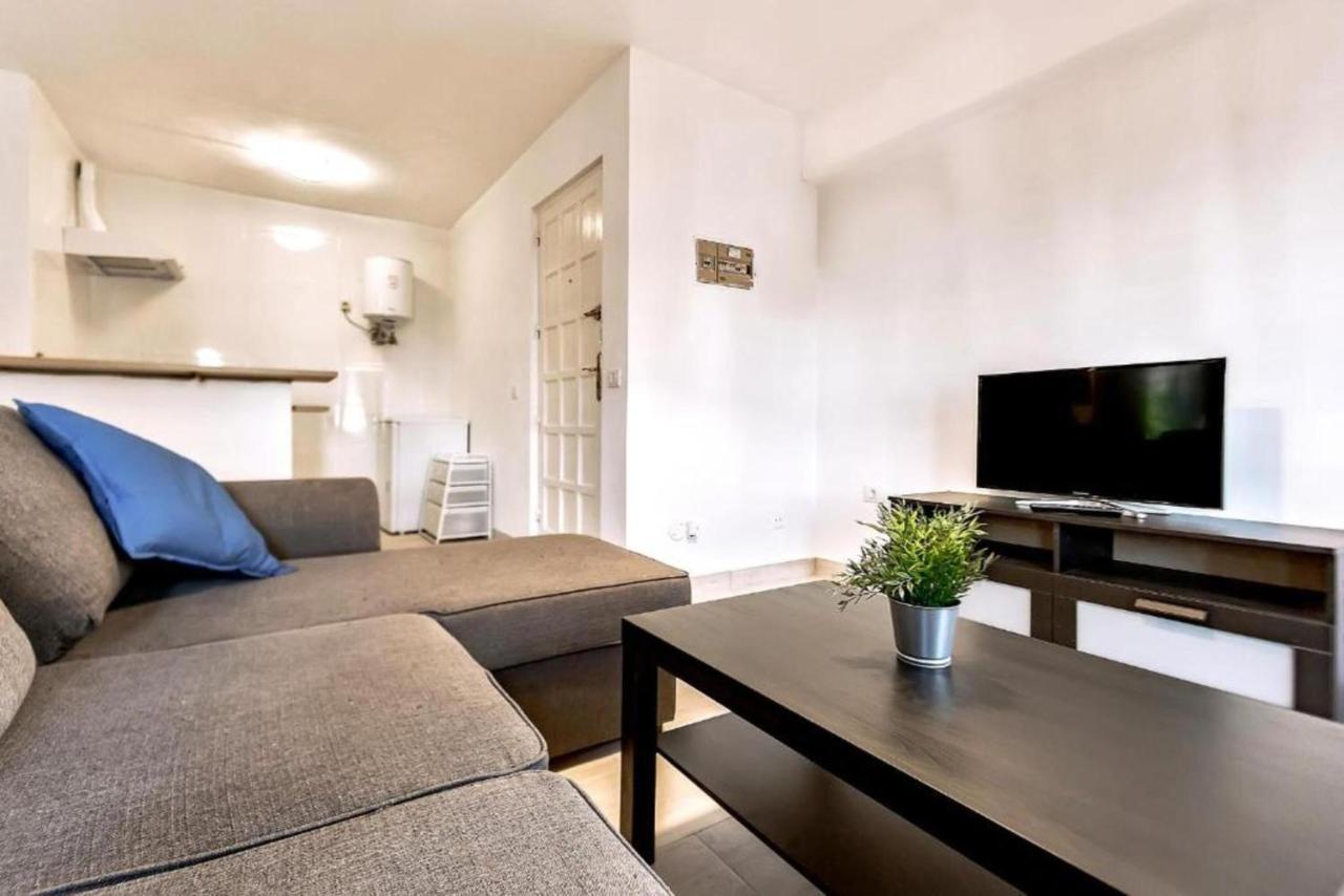 Two Bedroom With Wifi, Close To The Beach, In Playa De Americas *