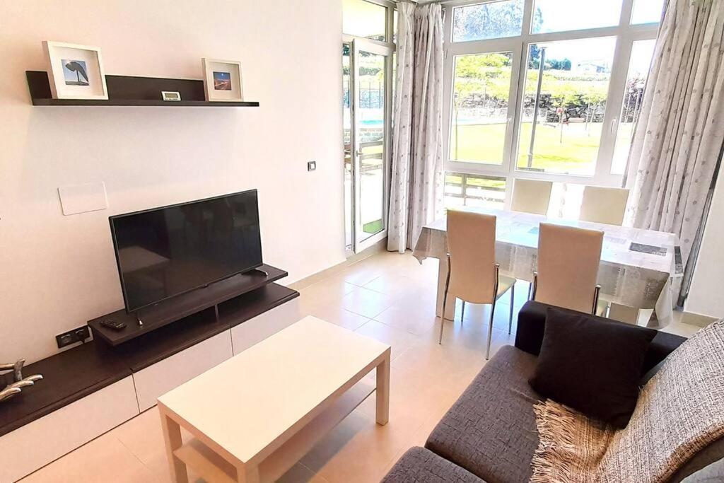 Apartamento Playa Con Jardin Y Piscina