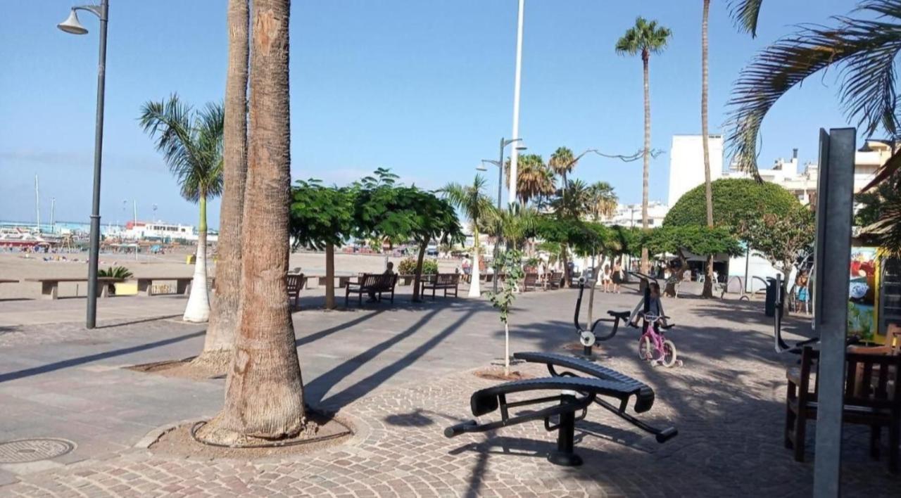 Anna Beautiful In The First Oceanline In Cristianos. Los Cristianos (Tenerife)