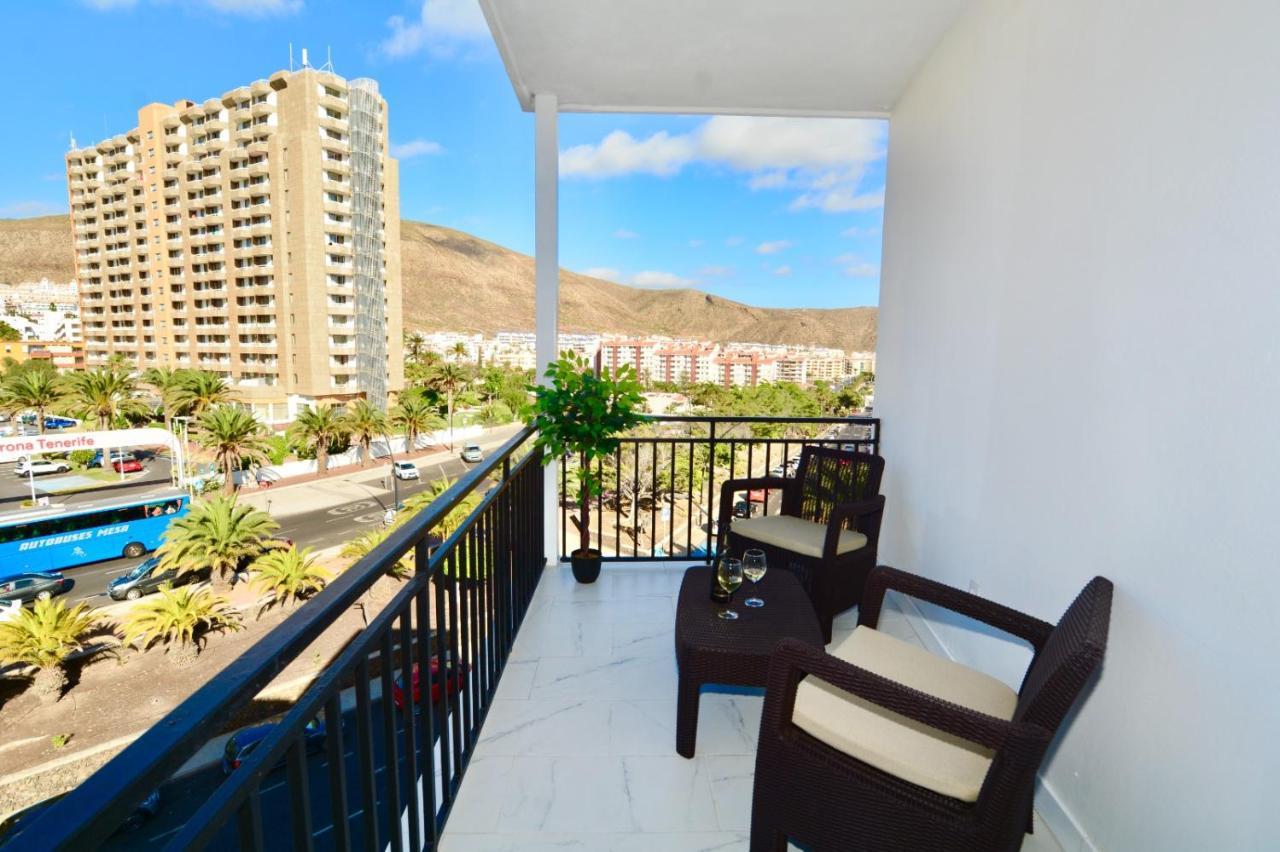 Anna Beautiful In The First Oceanline In Cristianos. Los Cristianos (Tenerife)