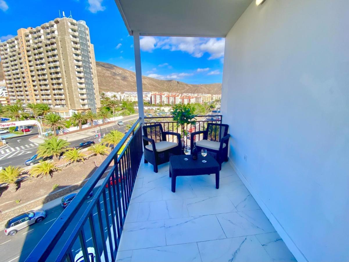 Anna Beautiful In The First Oceanline In Cristianos. Los Cristianos (Tenerife)