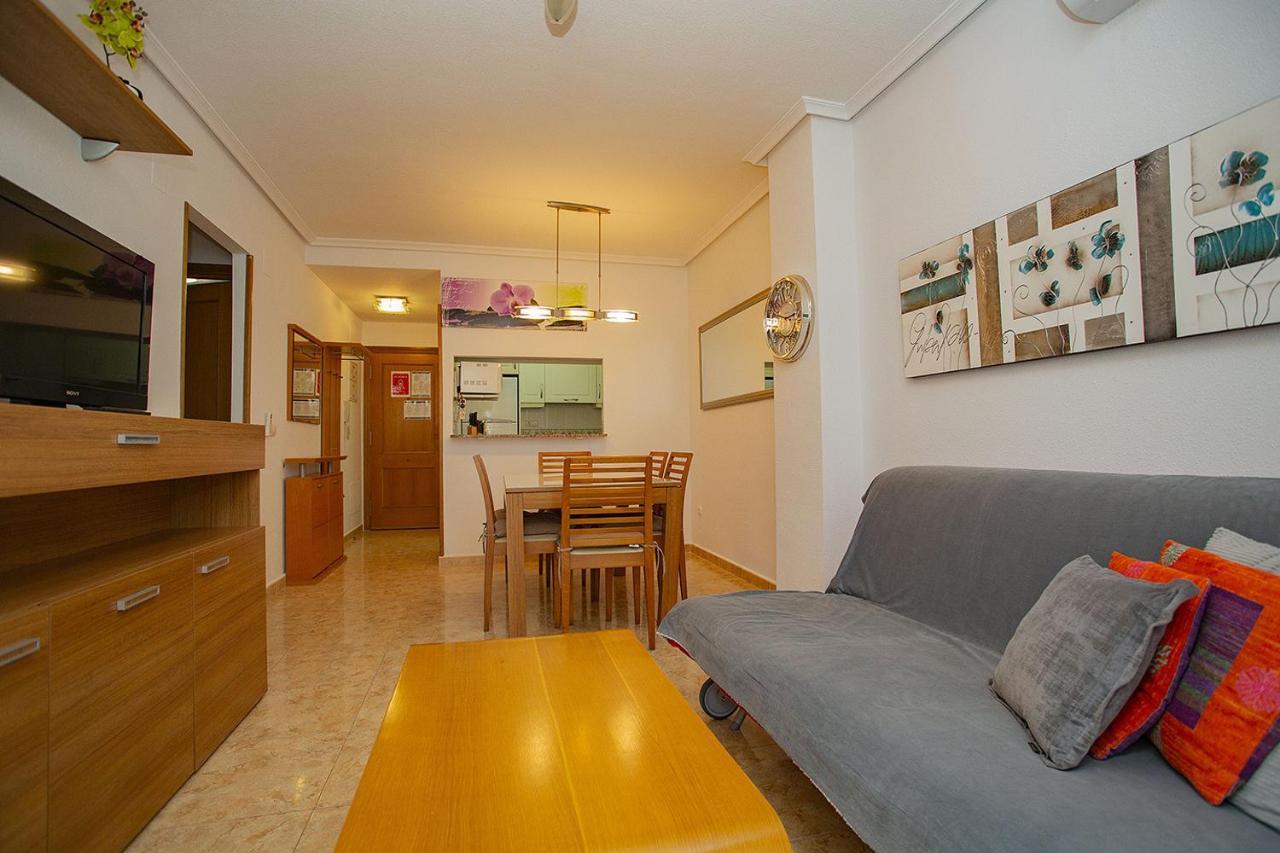 025 Helena Nice Terrace - Alicante Holiday Apartment