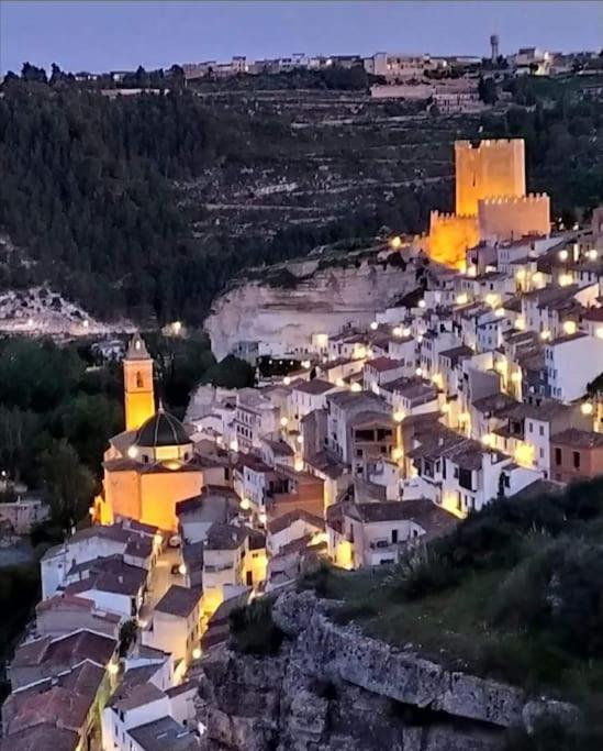 En Canon Rio Jucar.lagila Holiday home Alcala del Jucar
