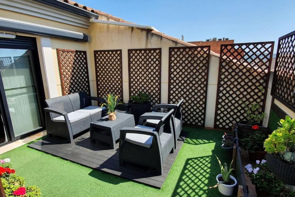 Habitación en casa particular Sunhouse - Hermoso Atico En El Pueblo - Aire Acondicionado Y Bbq Area