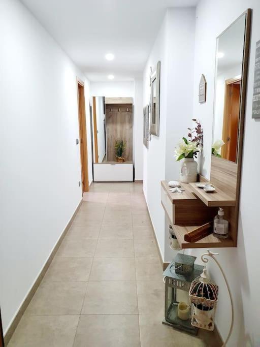 Sunhouse - Hermoso Atico En El Pueblo - Aire Acondicionado Y Bbq Area Habitación en casa particular Benicàssim