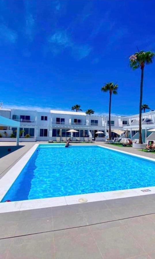 Apartment View House *