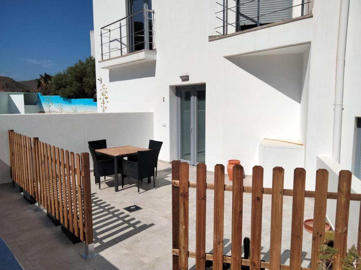 Con Terraza Y Piscina Comunitaria