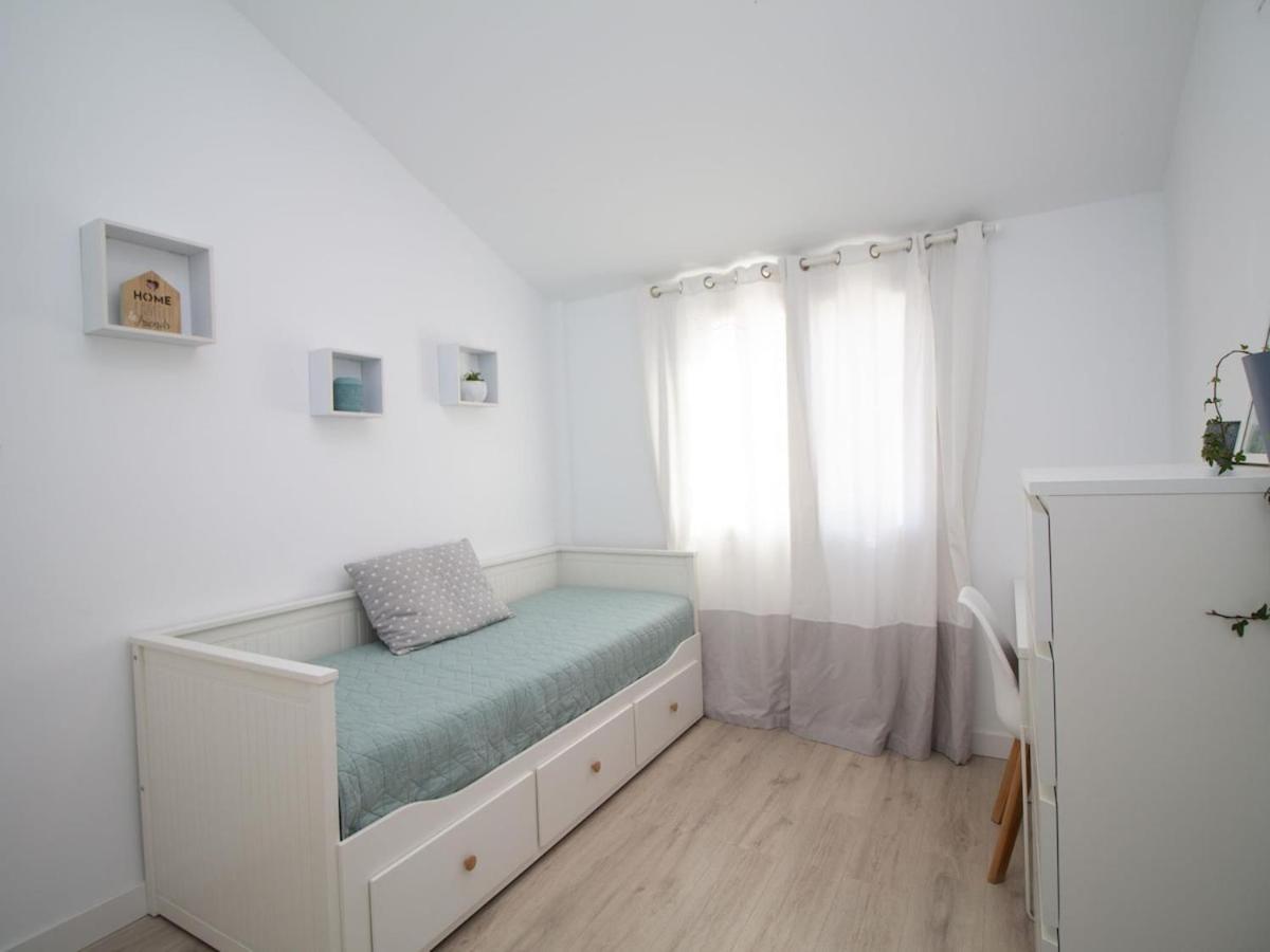 Casa con jardín privado a 300 metros de la playa, piscina Apartamento *