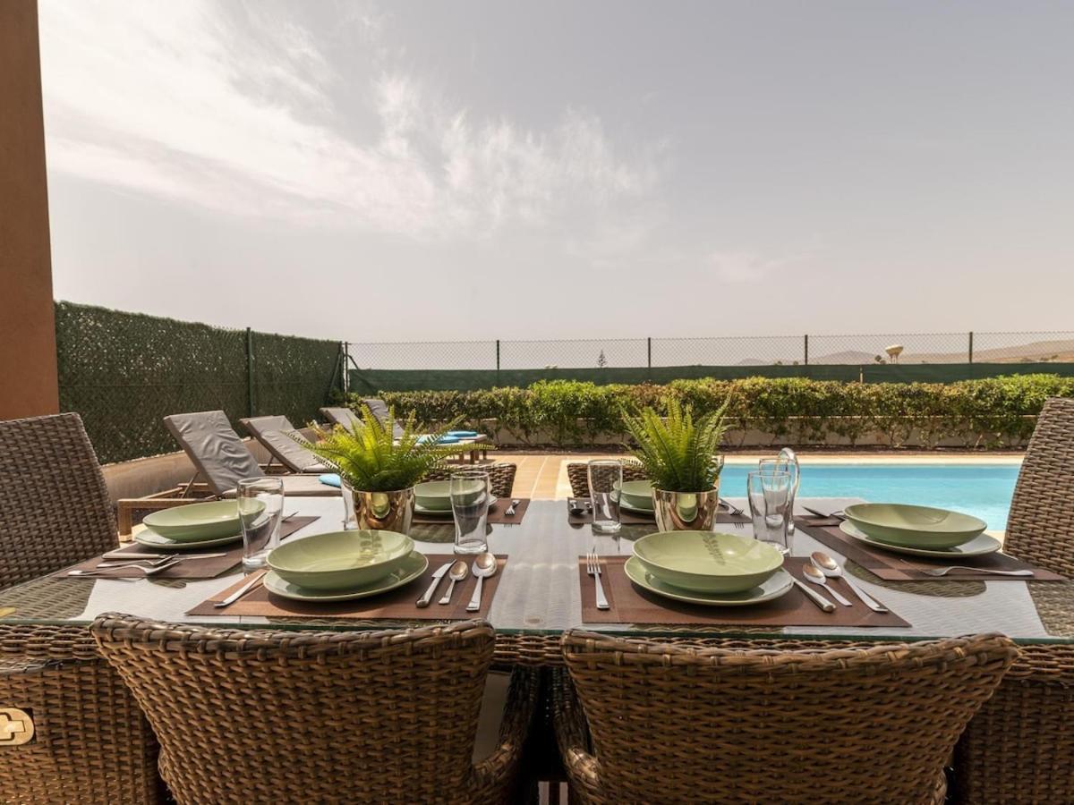Lightbooking Pueblo Majorero Piscina Climatizada Villa *