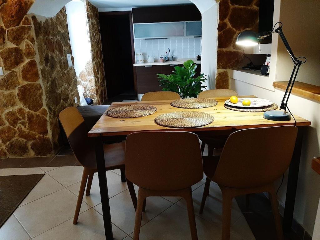 Apartamento Sidonia, Luxury Historic Modern Townhouse, Swimming Pool, Terraces, Sea View.