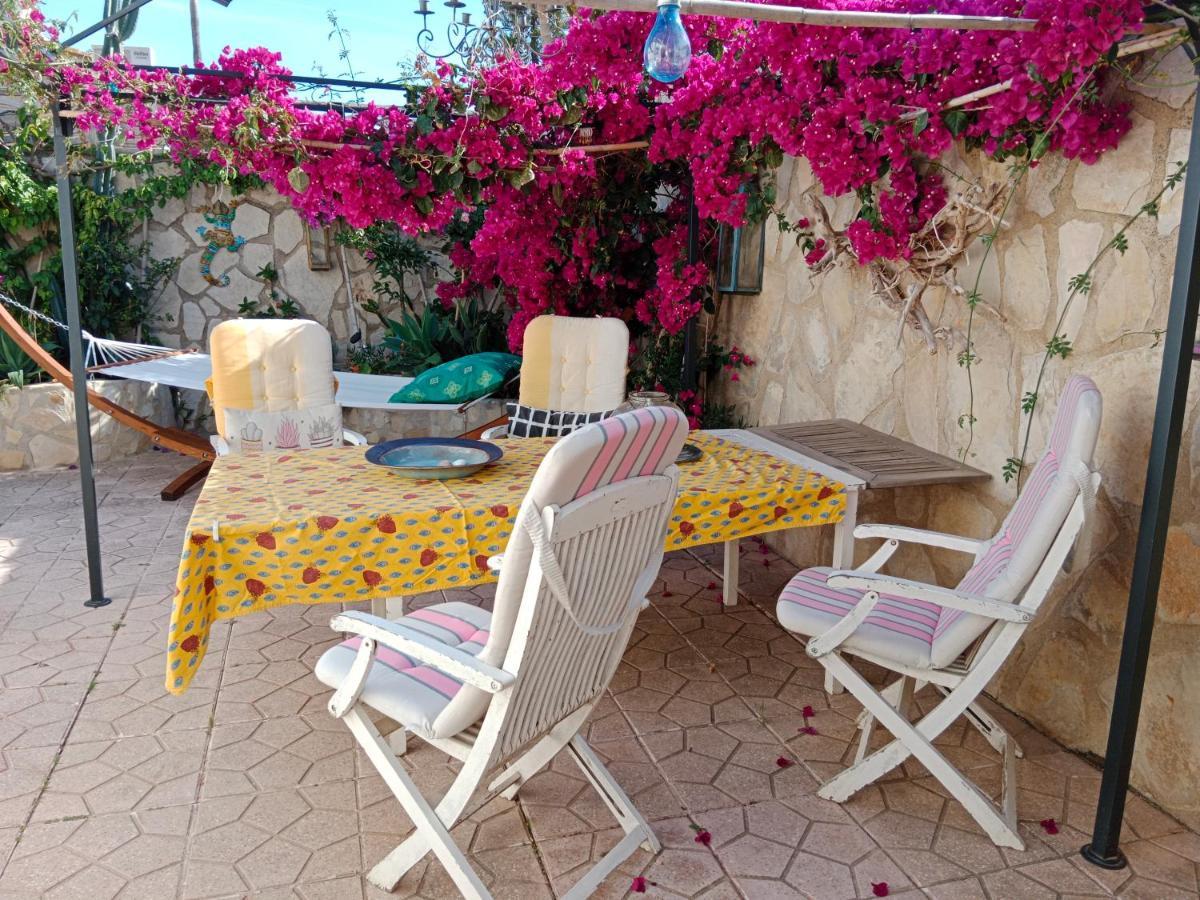 Stylish Family Villa, Near Beach,prive Parking,wifi Villa Denia