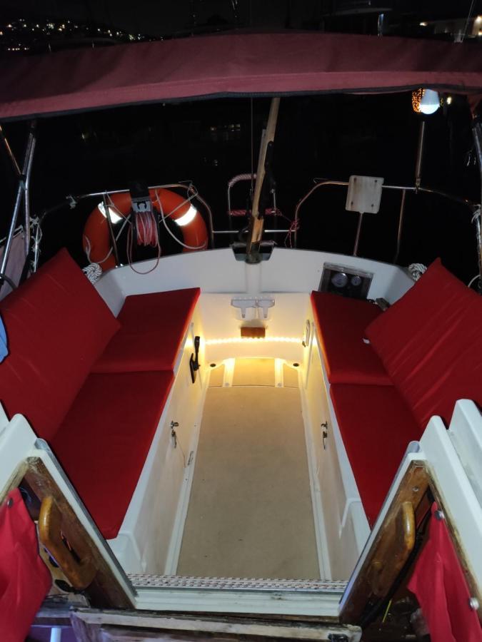 Precioso Barco Desconectar Hotel en barco Les Botigues de Sitges