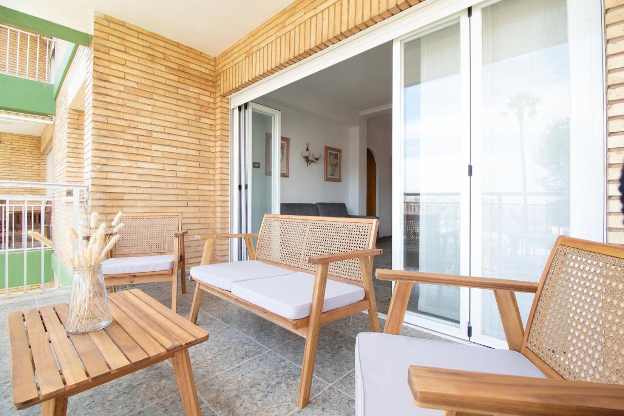 Apartment Global Properties, Con Terraza Y Piscina A Un Paso De La Playa