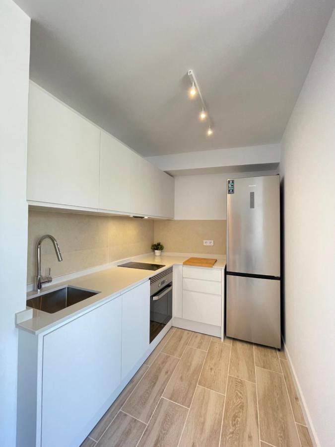Apartamento Nuevo, Primera Linea De Playa, Con Piscina Y Vistas Al Mar