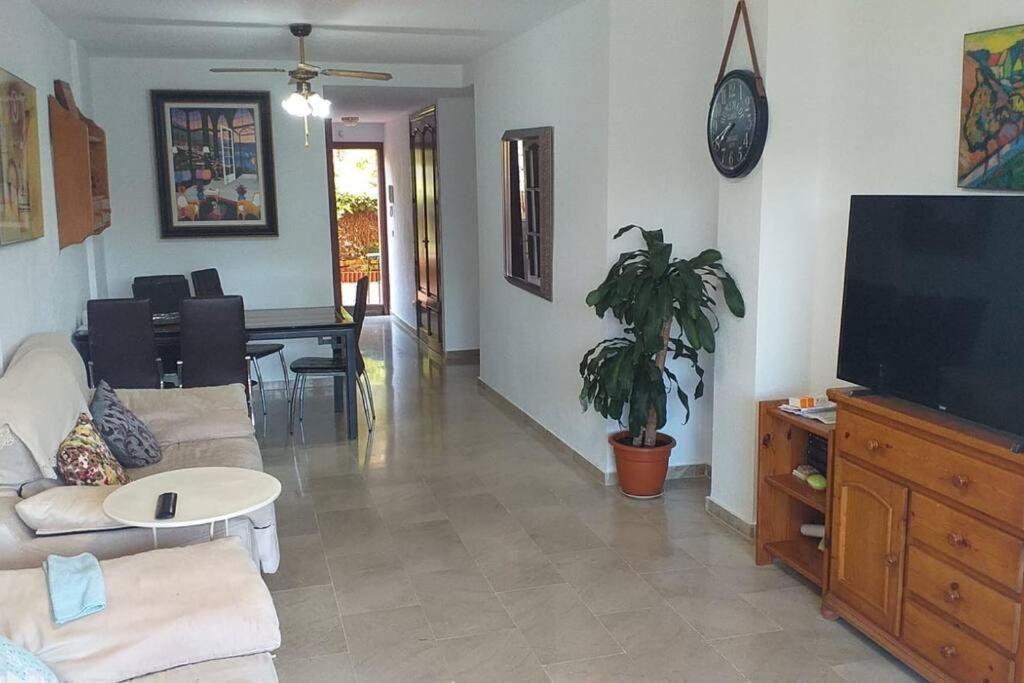 Planta Baja Cerca De La Playa Costa Apartamento *