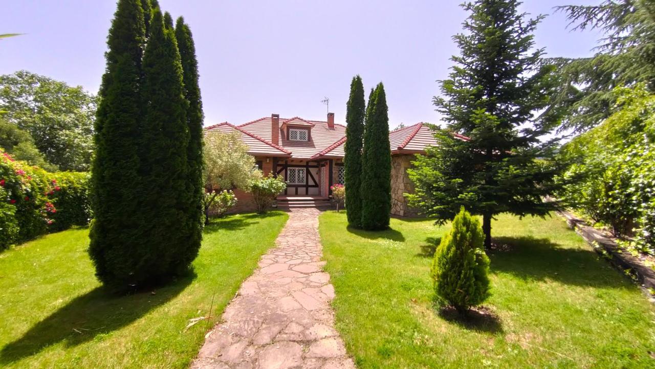 El Huerto De La Reina * Becerril de la Sierra