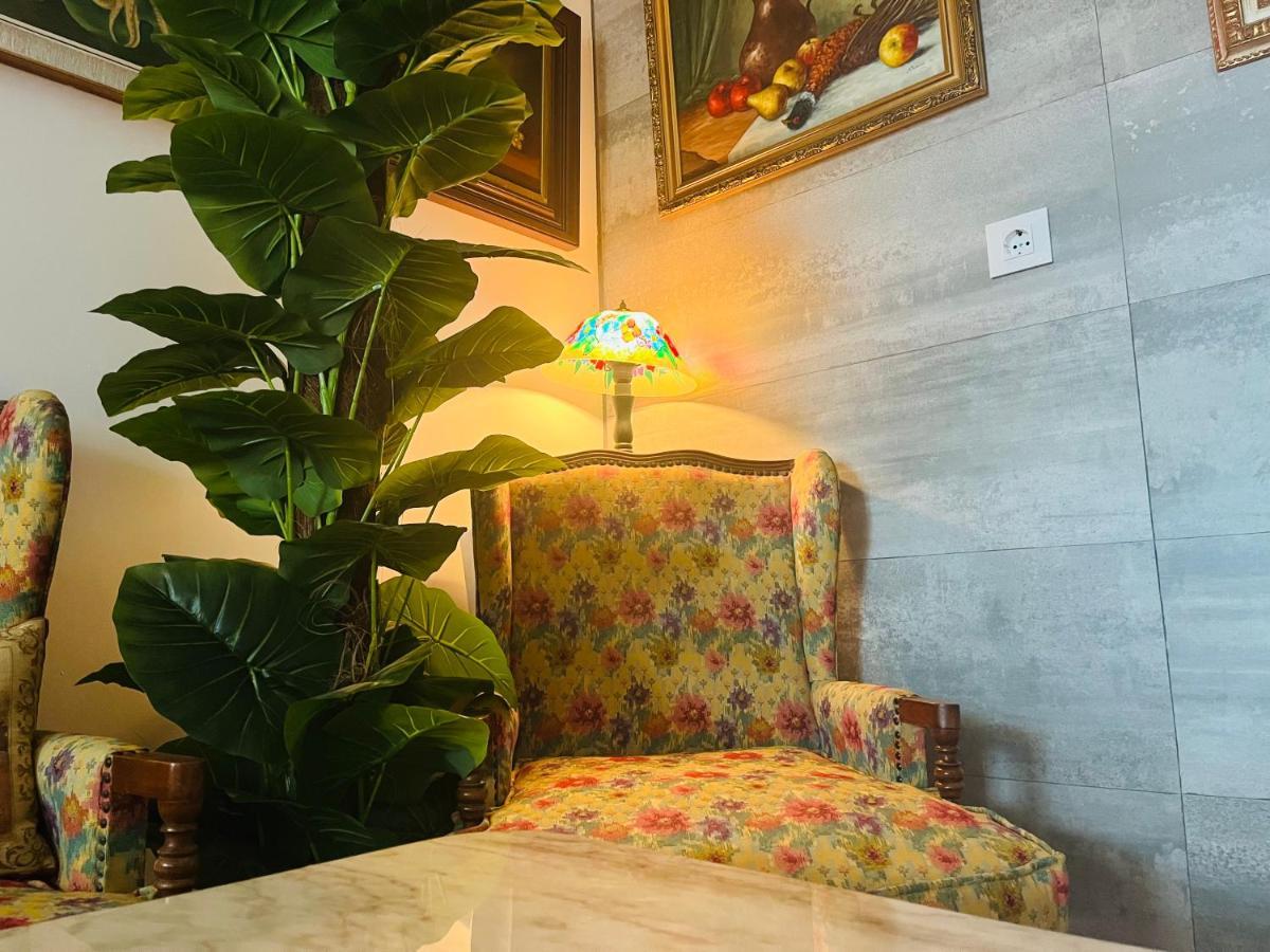 Guest house Art House *