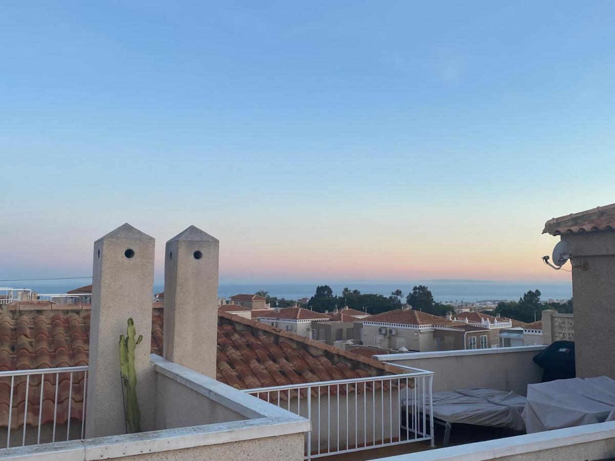 Roof Terrace With Pool, Bikes Included * Torrevieja