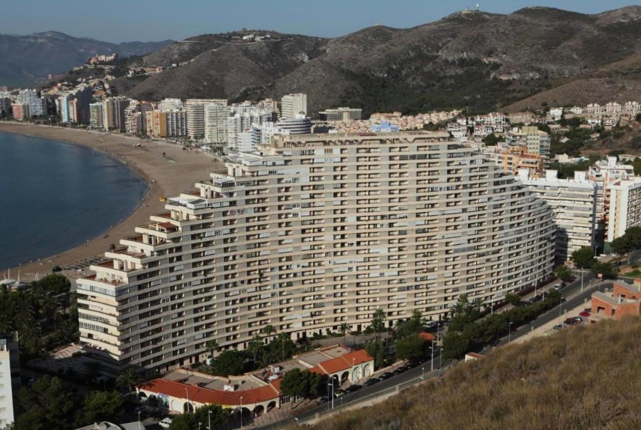 Apartamento Nuevo, Primera Linea De Playa, Con Piscina Y Vistas Al Mar
