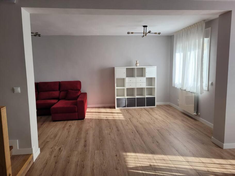 Casa Julio, Bonita Casa Comoda Y Espaciosa, Totalmente Reformada Con Terraza Y Jardin Privado *