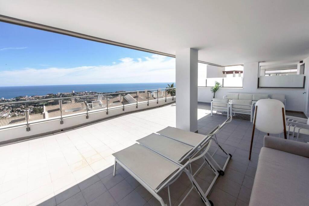 With A Beautiful Sea View Serenity *