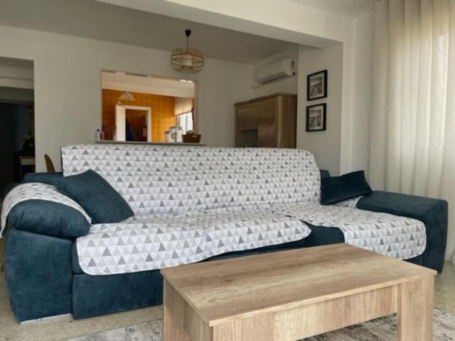 One Of A Kind, Fully Equipped Seafront Penthouse Apartment *