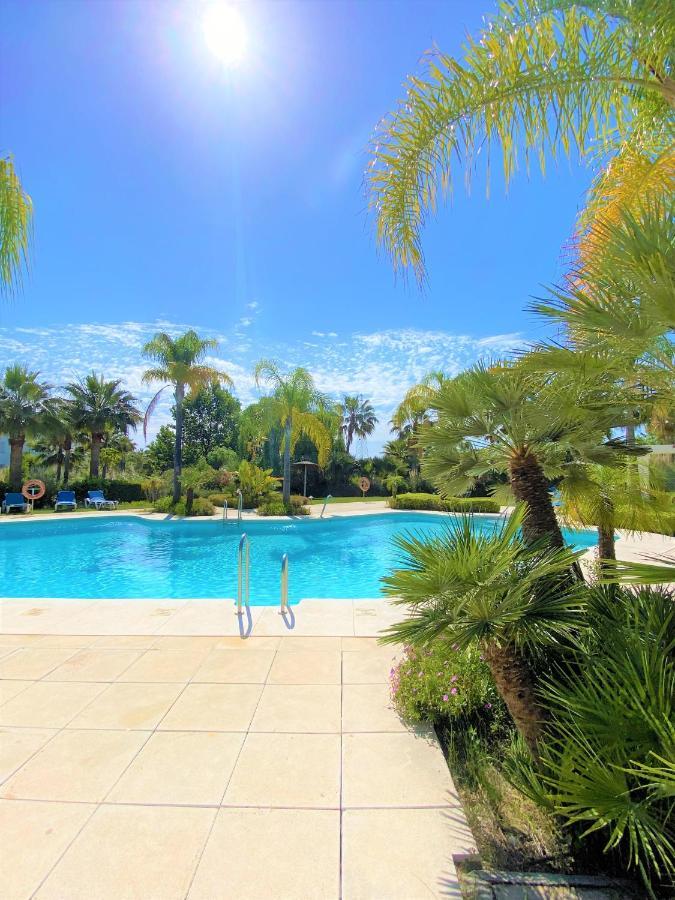 Apartment Amazing In Lagoon Estepona