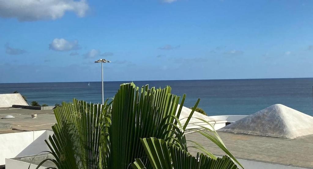 Stunning 2 Bedroom 2 Bathroom 2 Minutes To Apartment *