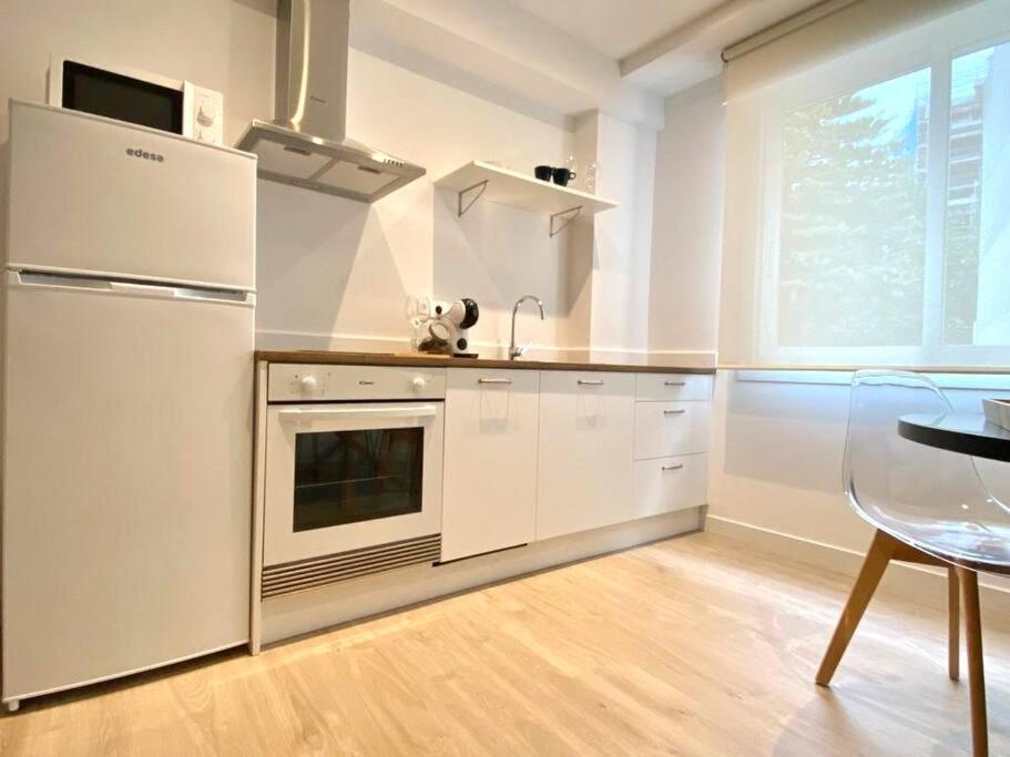 Estudio A Estrenar Totalmente Nuevo En Camelias. Apartamento Vigo