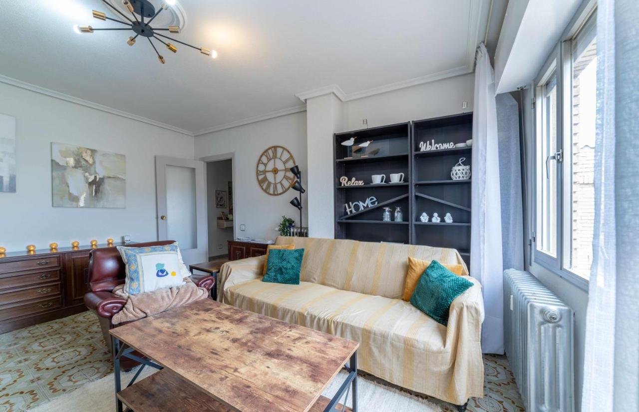 Atico Vinas Apartment
