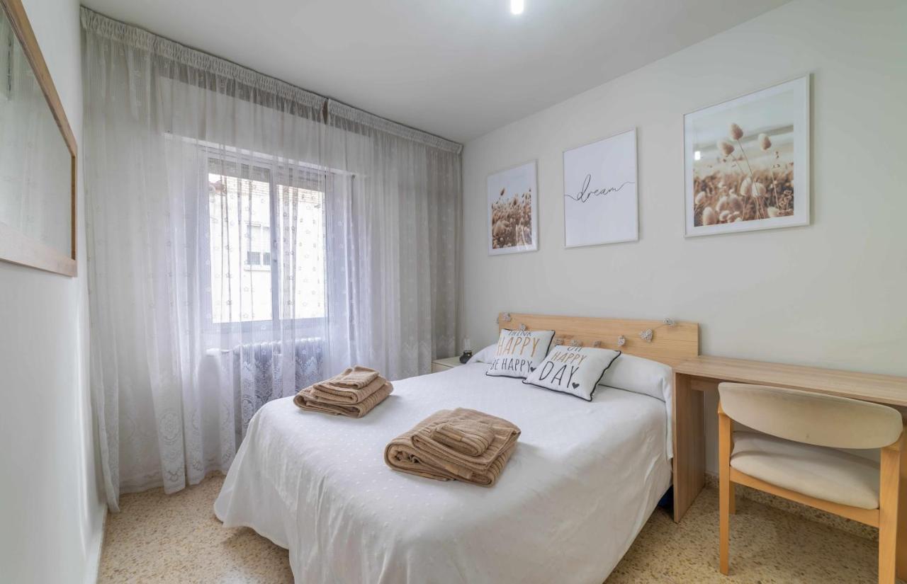 Atico Vinas Apartment *