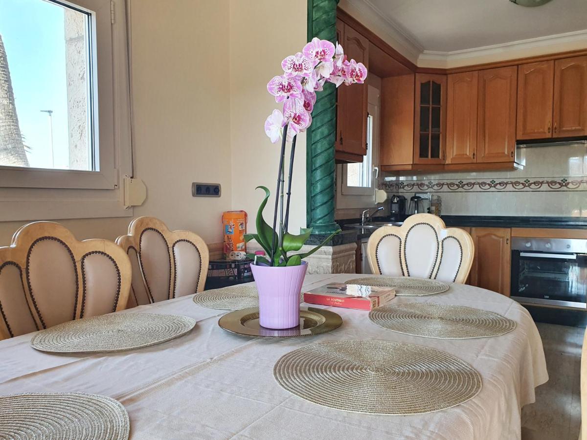 Tres Palmeras Muy Cerca De Albir Y Benidorm Villa L'Alfas del Pi