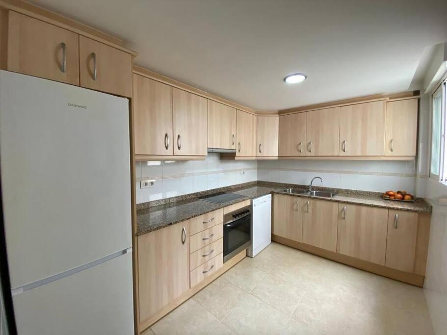 Modern Three Bedroom Flat *